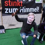 VGT-Aktion: Gatterjagd stinkt zum Himmel in Salzburg – mit Mayr-Melnhof als „Stinker“