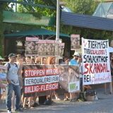 Tierschutz am Klopeinersee: sogar der Bezirkshauptman bewachte die VGT-Demo